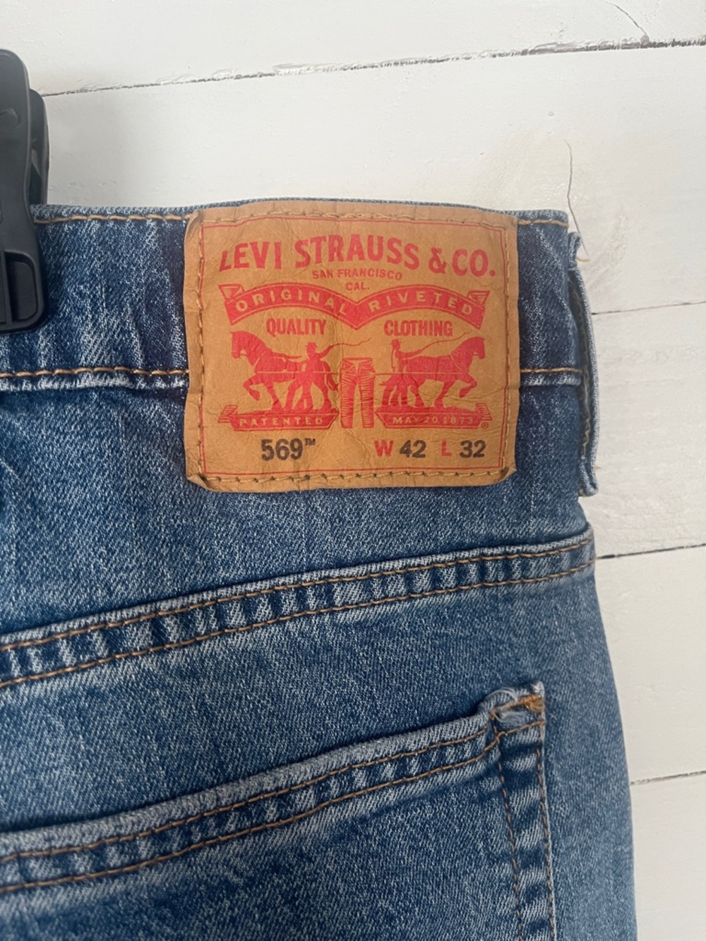 Levi's Men's 569 Straight Jeans in Medium Blue Wash 42x32 - Picture 5 of 5